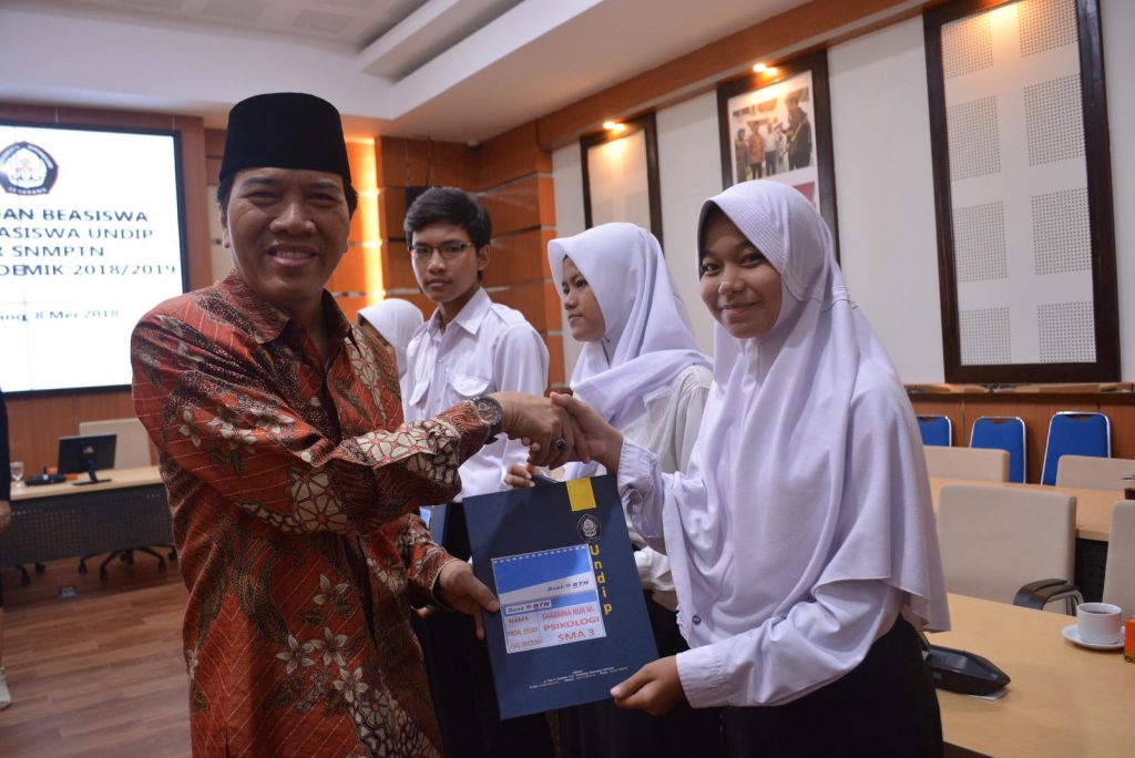 Penerima-Beasiswa-SNMPTN