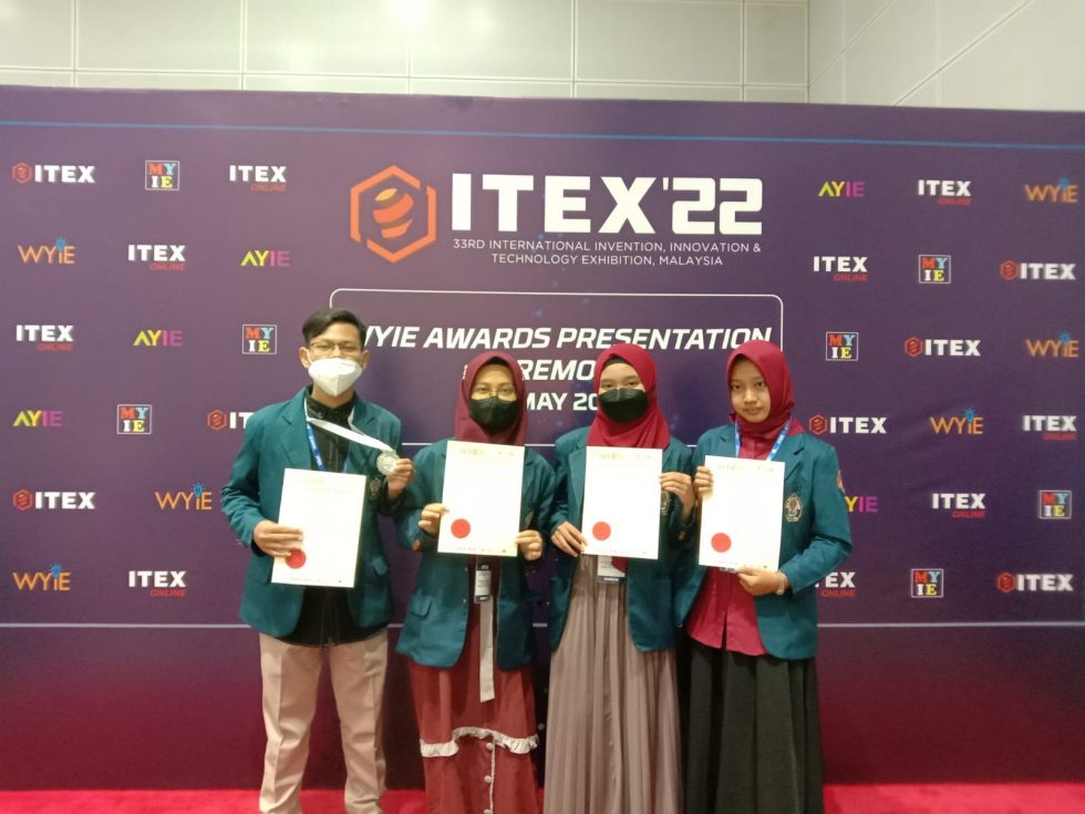 Mahasiswa Inventor Antiseptic Berbahan Limbah Kacang