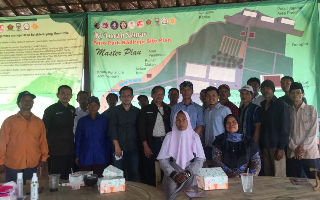 Tim Pengabdian Agroekoteknologi Fakultas Peternakan dan Pertanian Universitas Diponegoro bersama warga Desa Kadirejo