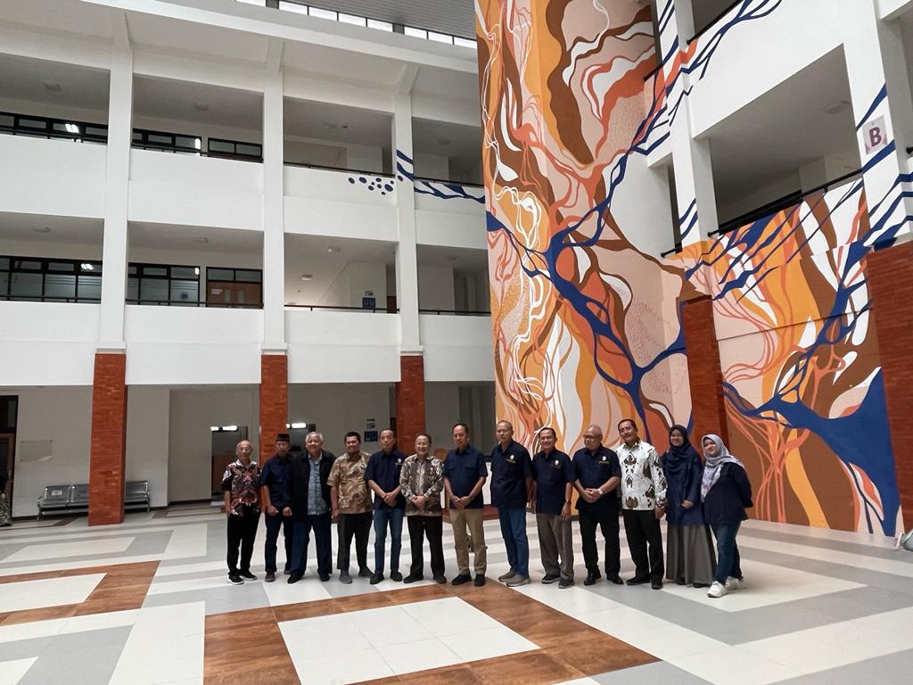 Majelis Wali Amanat Universitas Diponegoro Melakukan Kunjungan ke Institut Teknologi Bandung Kampus Cirebon