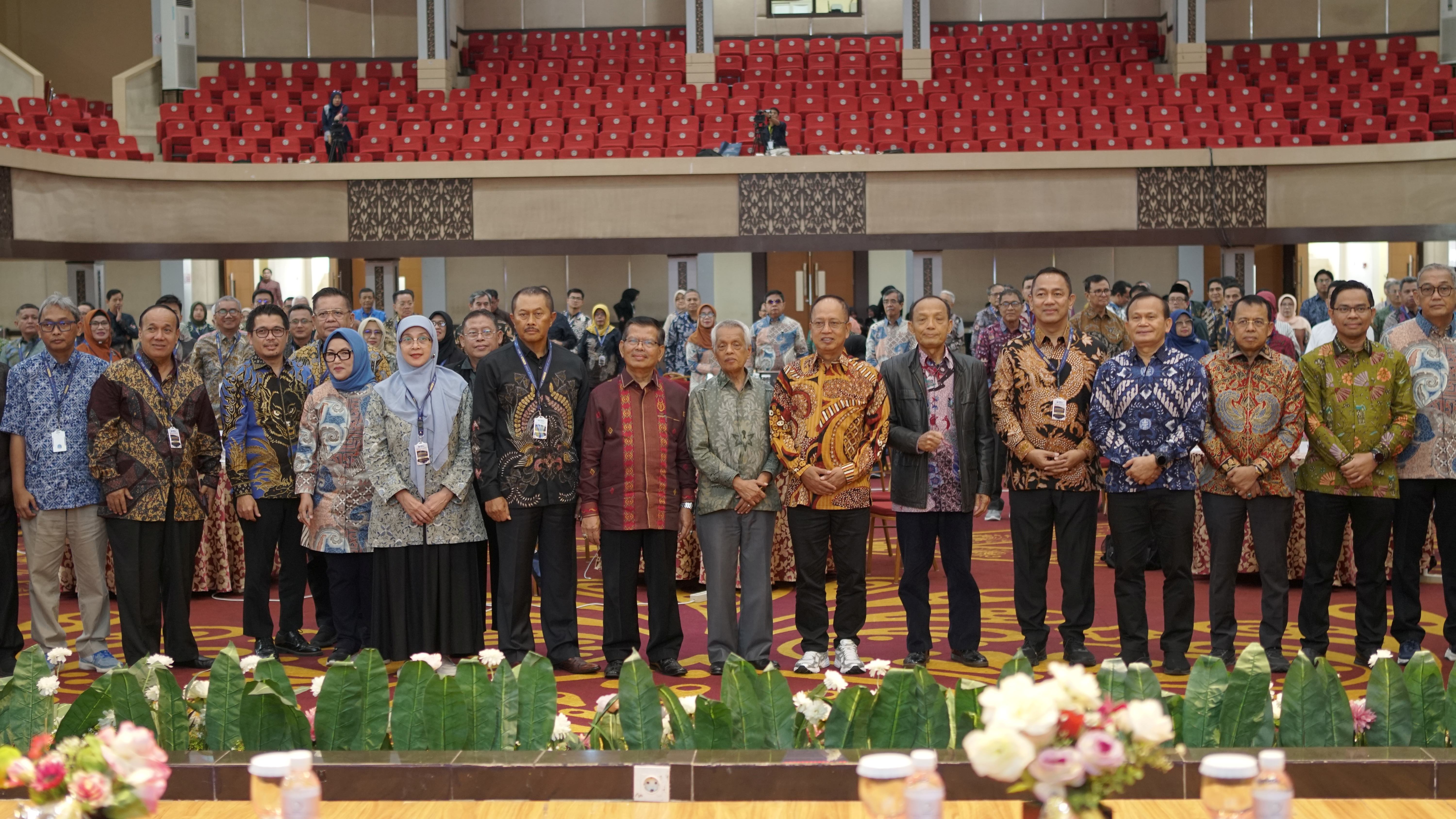 Silaturahmi dan Rapat Kerja Forum Majelis Wali Amanat Perguruan Tinggi Negeri Badan Hukum Indonesia di Universitas Negeri Padang